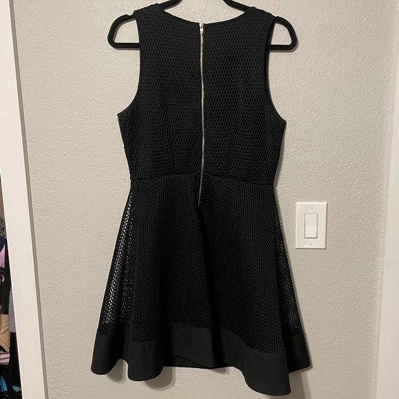 Romeo & Juliet Couture Black Mesh Fit & Flare Sleeveless Dress - Picture 4 of 9